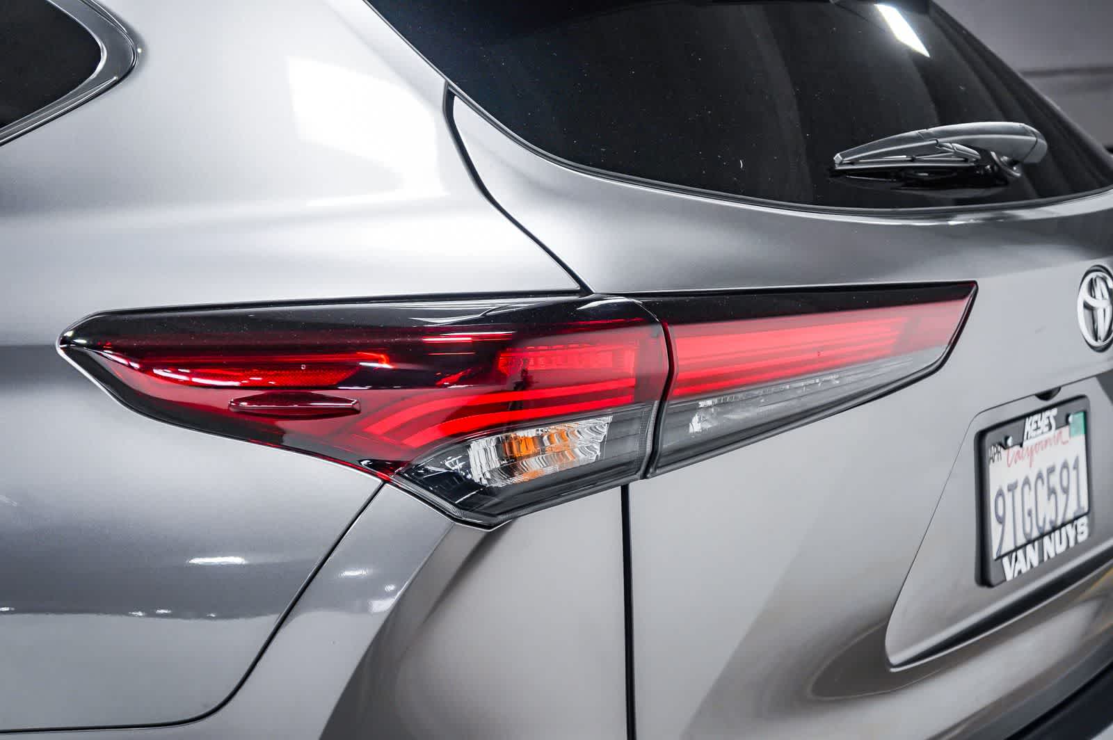 2025 Toyota Highlander Hybrid Limited 25th Edition