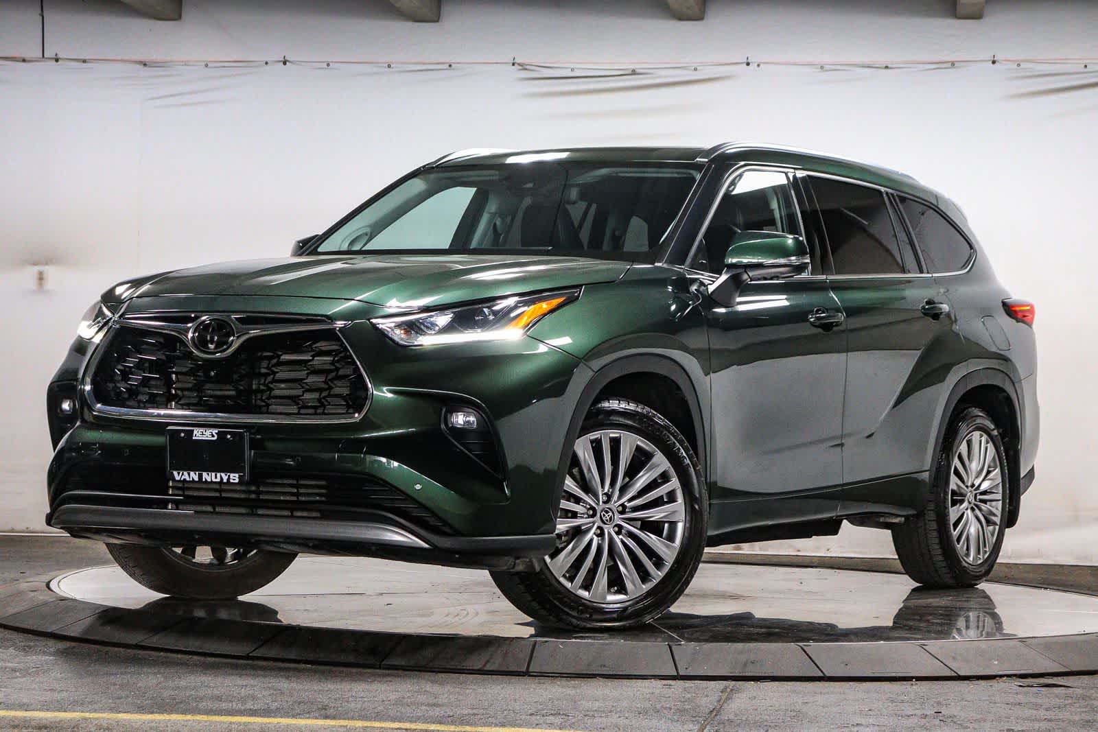 2023 Toyota Highlander Platinum
