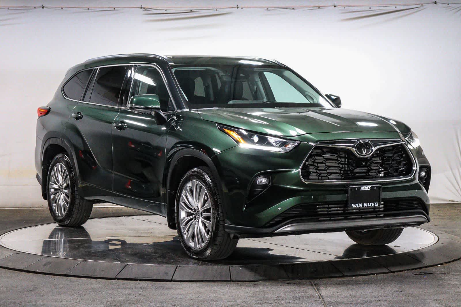 2023 Toyota Highlander Platinum