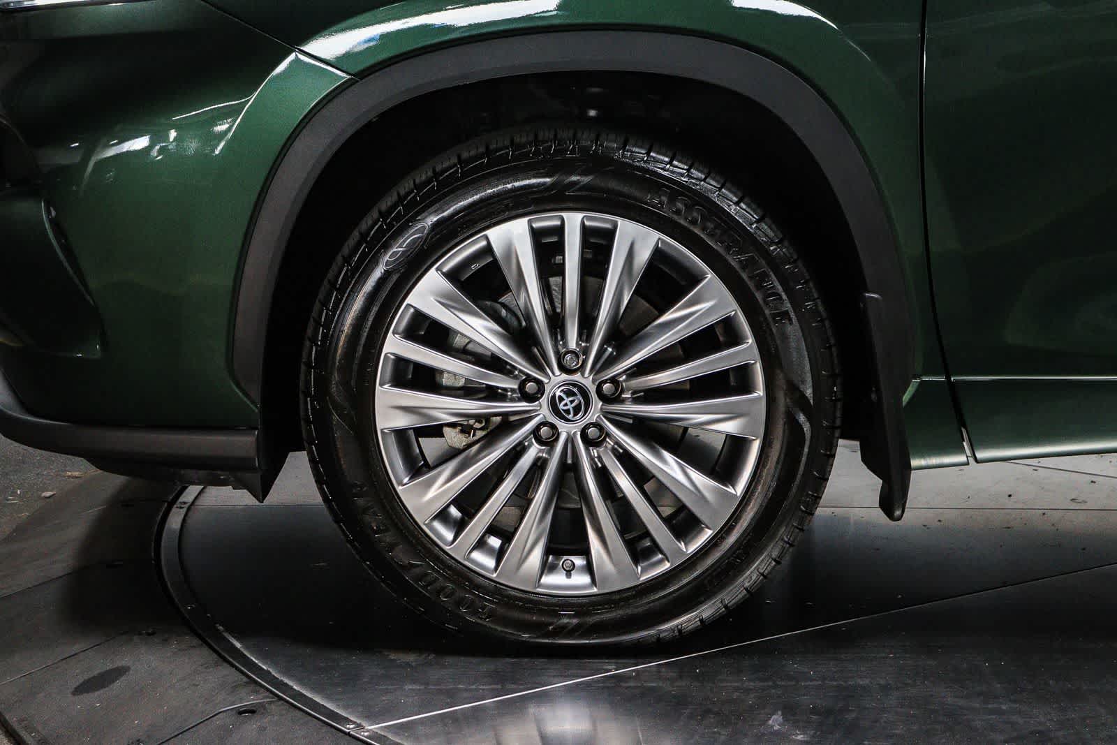 2023 Toyota Highlander Platinum