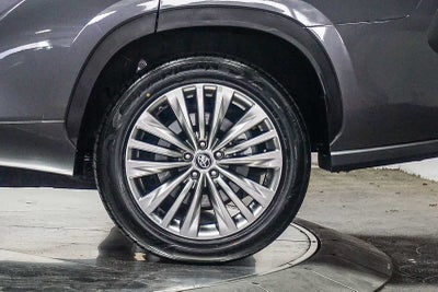 2023 Toyota Highlander Platinum