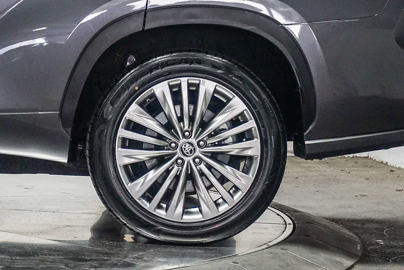 2023 Toyota Highlander Platinum