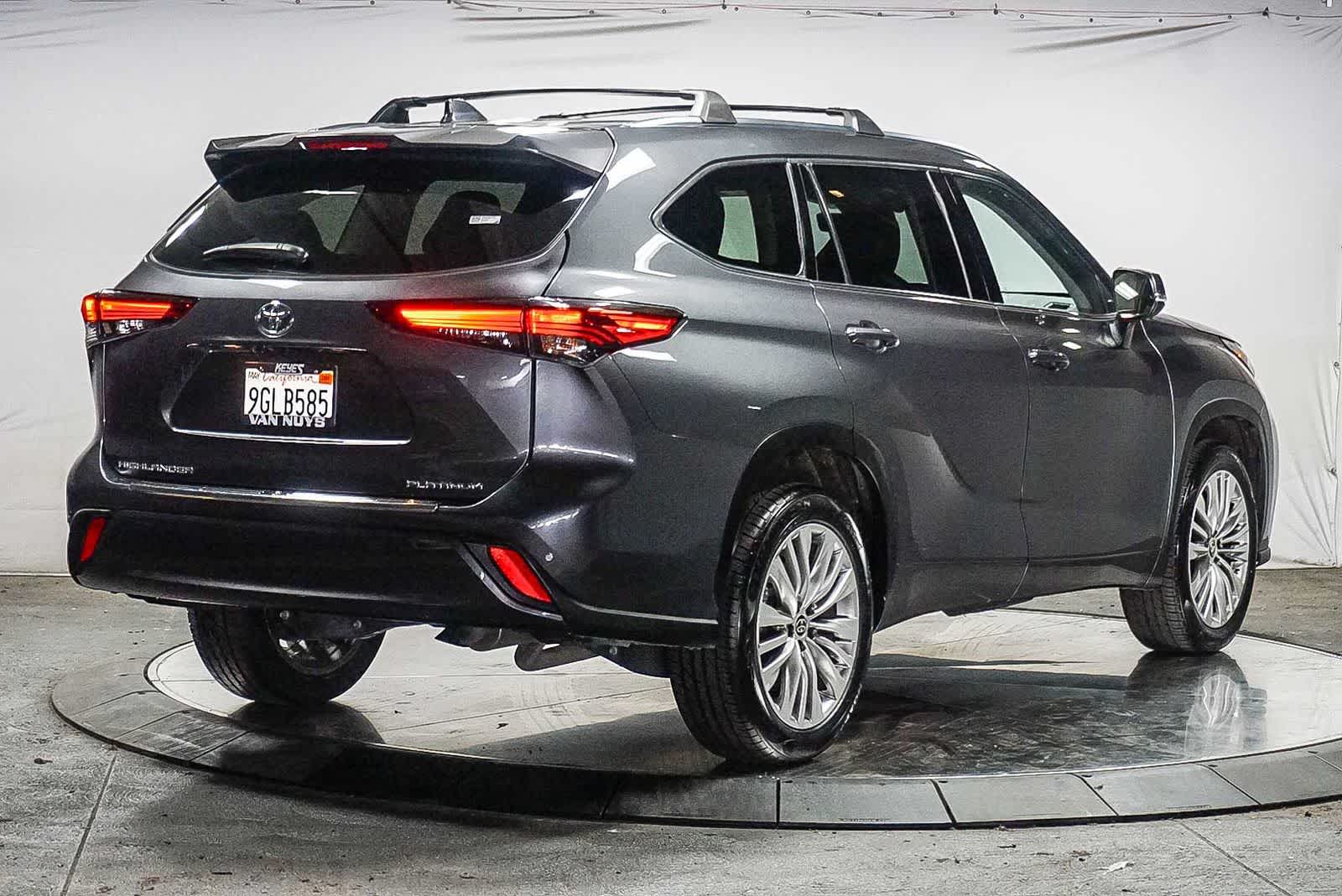 2023 Toyota Highlander Platinum