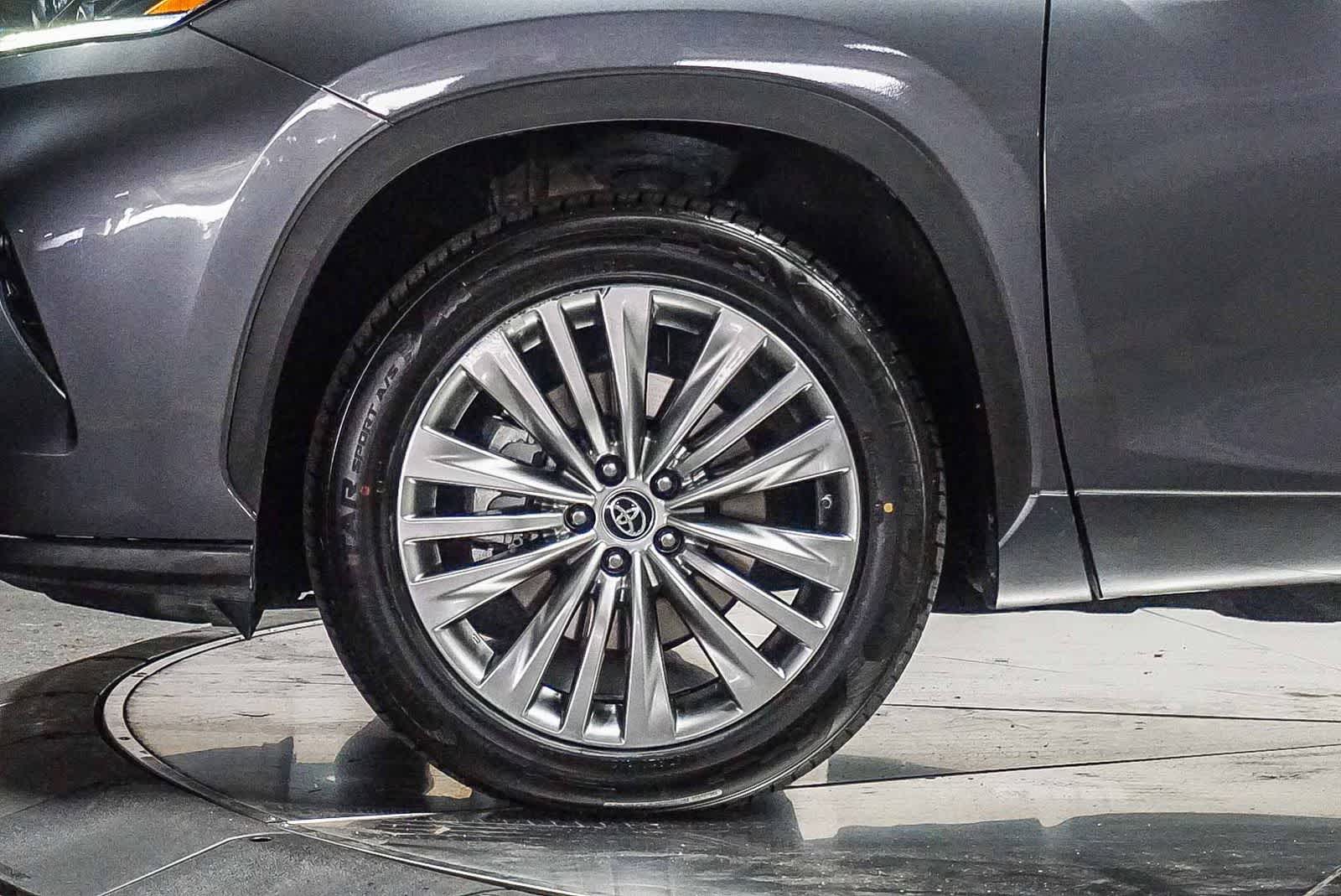 2023 Toyota Highlander Platinum