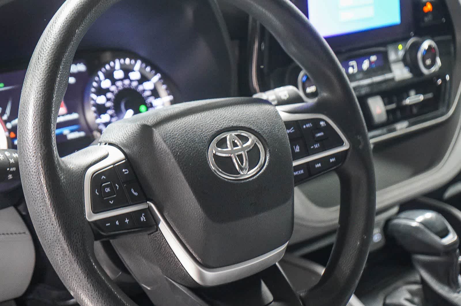 2023 Toyota Highlander L