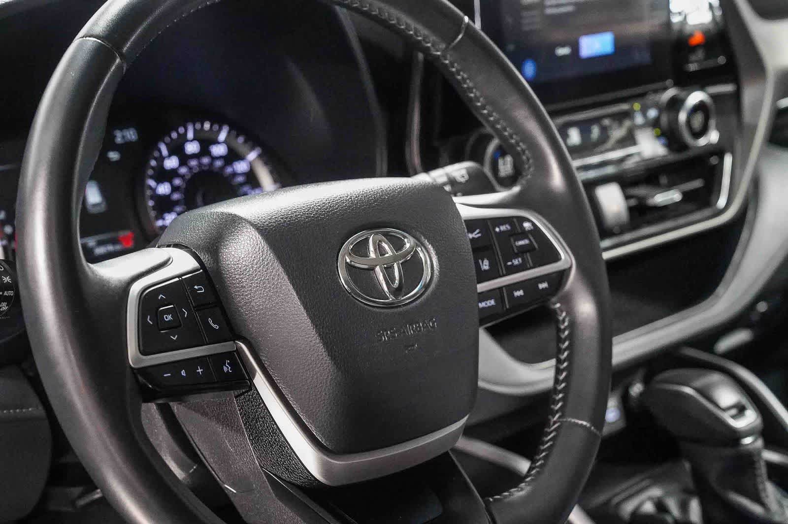 2025 Toyota Highlander LE