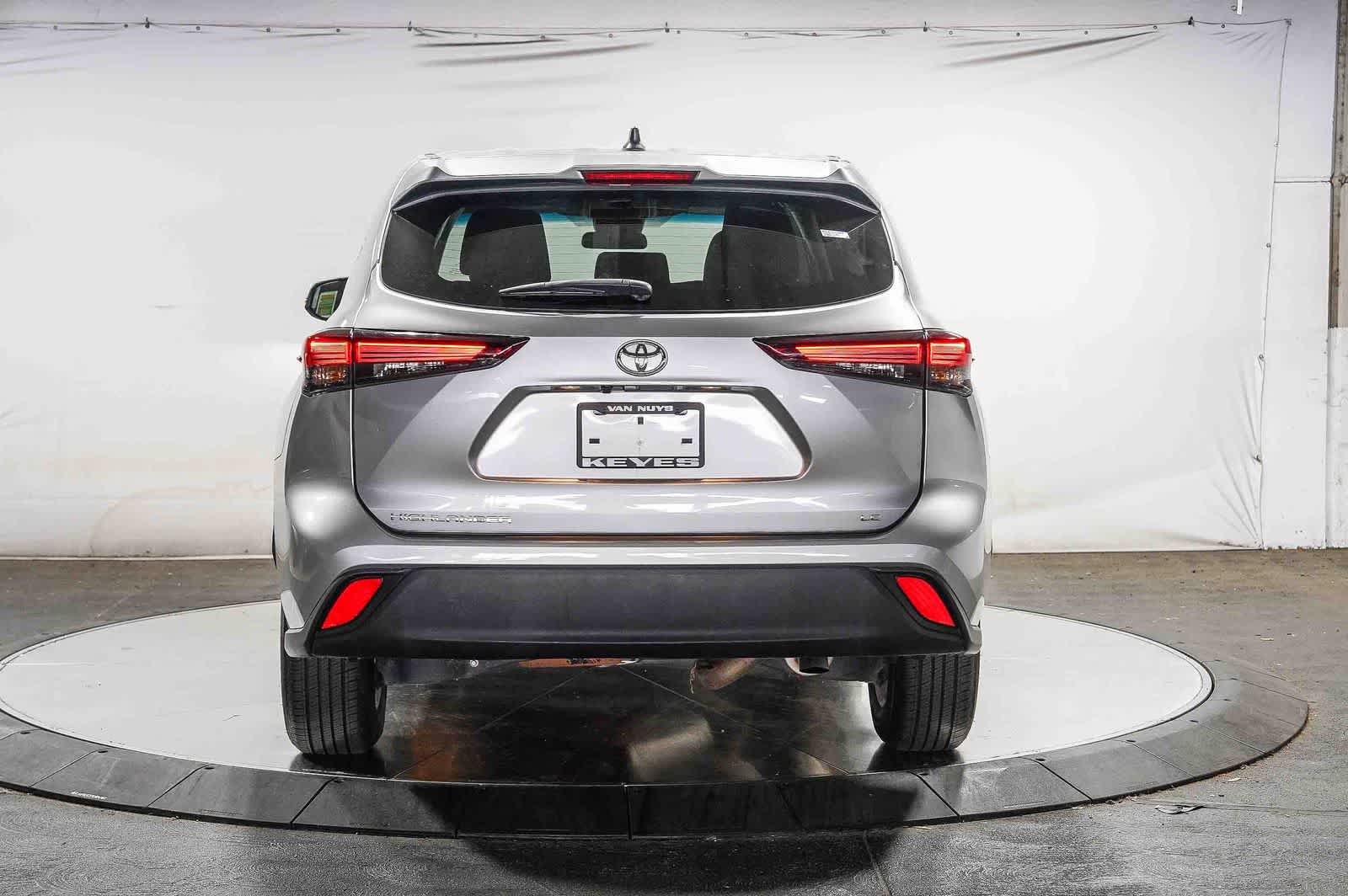 2025 Toyota Highlander LE