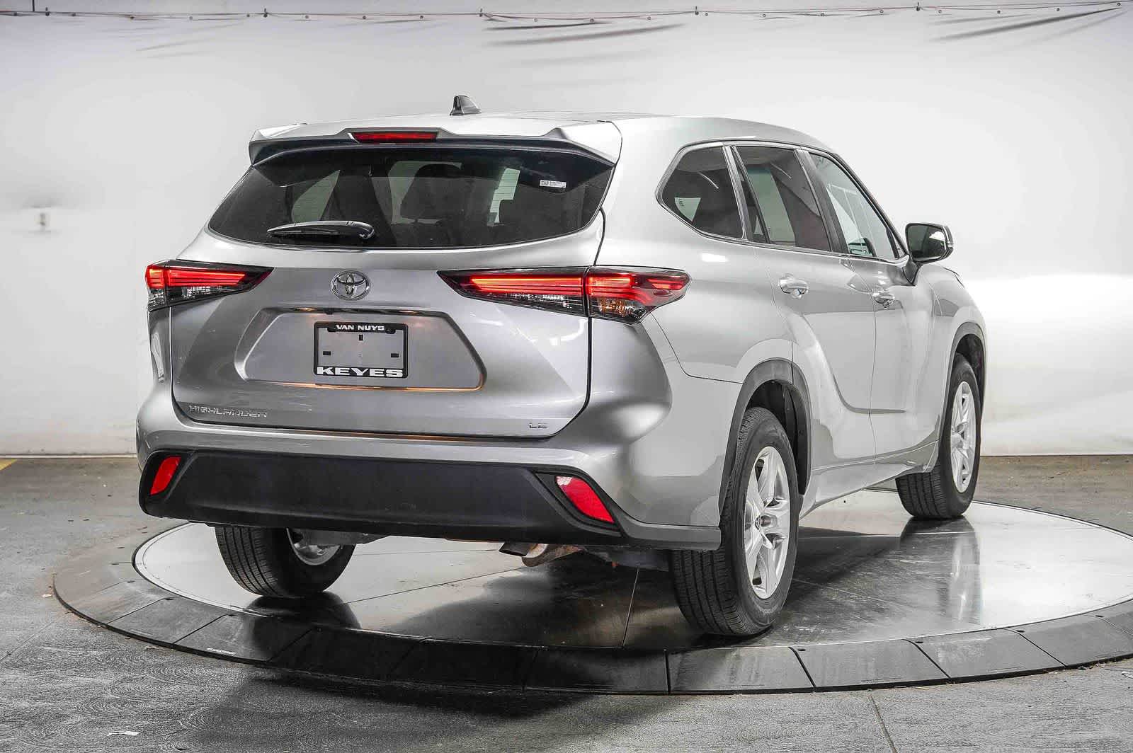 2025 Toyota Highlander LE
