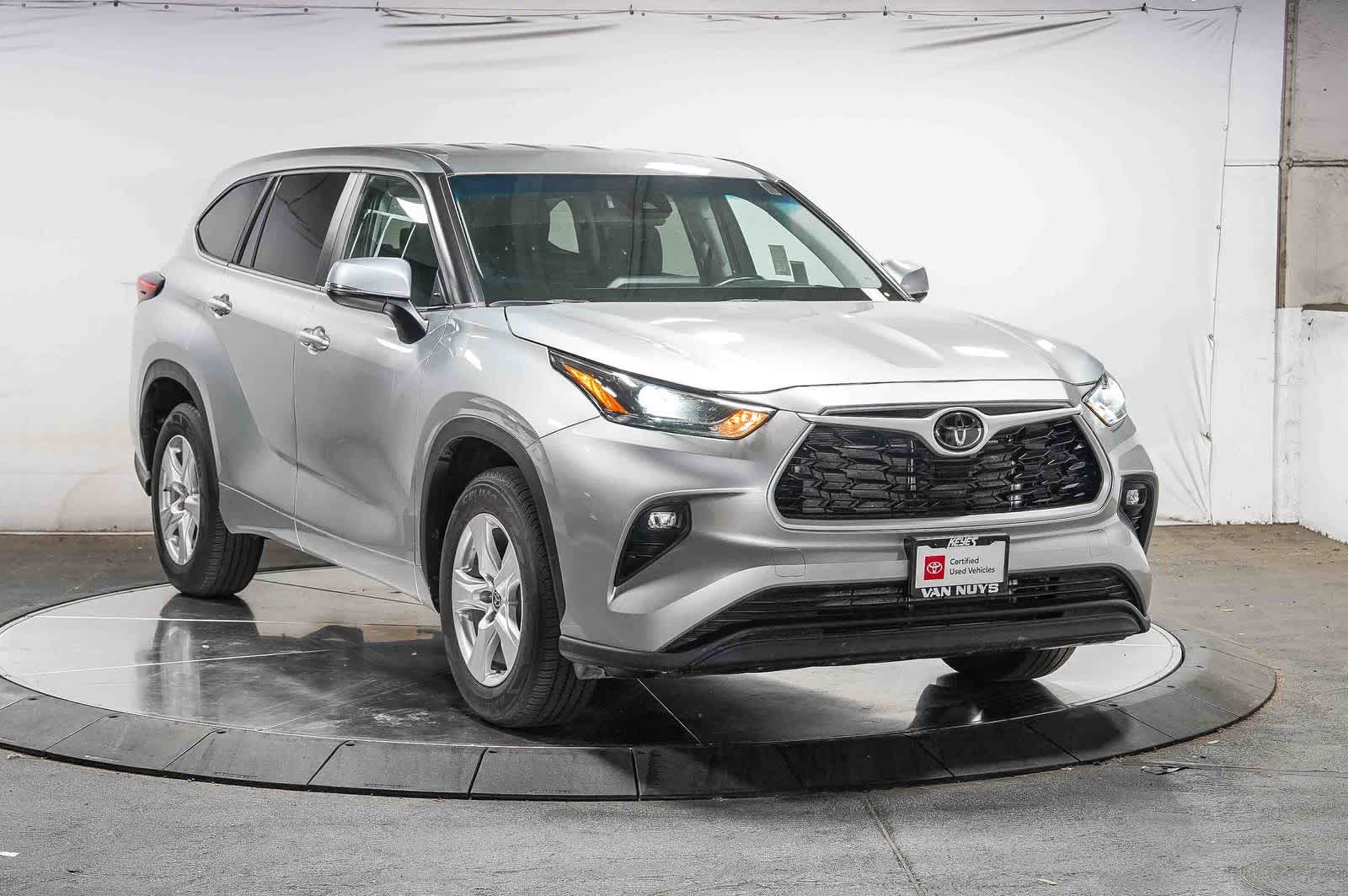 2025 Toyota Highlander LE