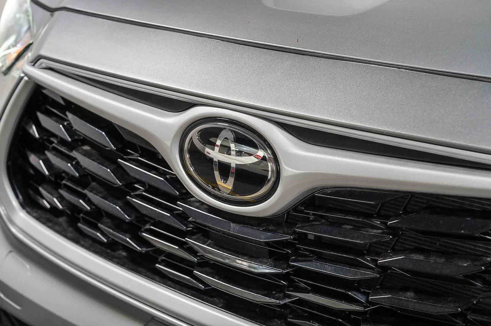 2025 Toyota Highlander LE