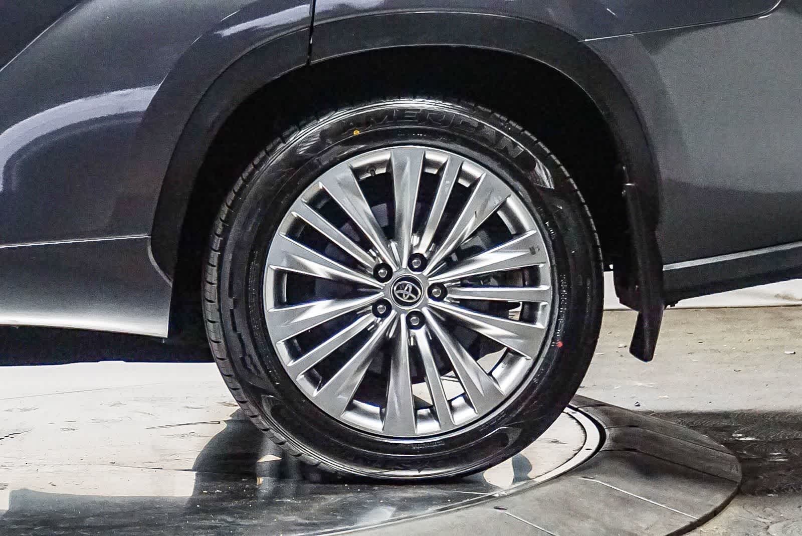 2023 Toyota Highlander Platinum