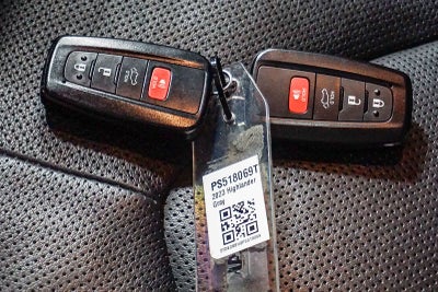 2023 Toyota Highlander Platinum
