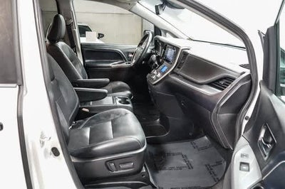 2020 Toyota Sienna SE