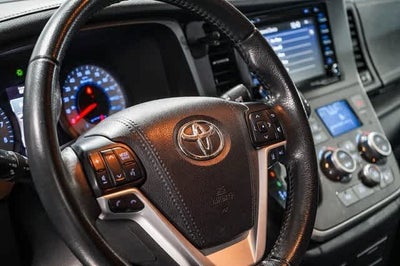 2020 Toyota Sienna SE
