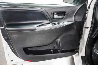 2020 Toyota Sienna SE