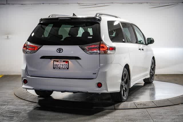 2020 Toyota Sienna SE