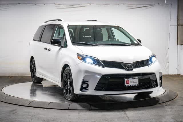 2020 Toyota Sienna SE