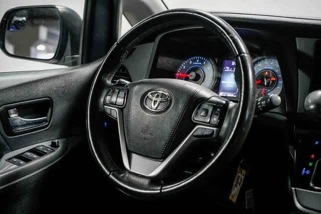 2020 Toyota Sienna SE