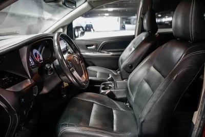 2020 Toyota Sienna SE