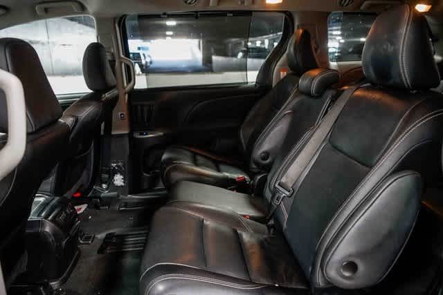 2020 Toyota Sienna SE