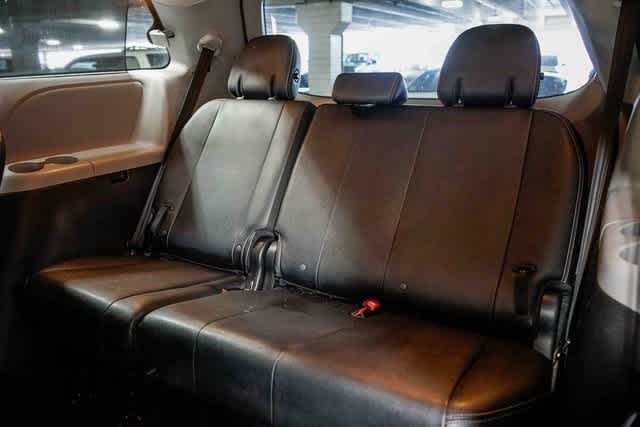 2020 Toyota Sienna SE