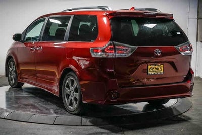 2020 Toyota Sienna SE