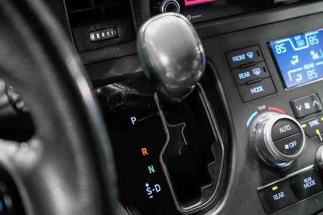 2020 Toyota Sienna SE