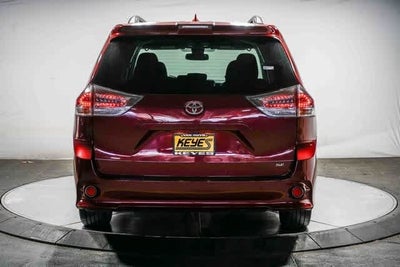2020 Toyota Sienna SE