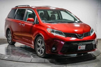 2020 Toyota Sienna SE