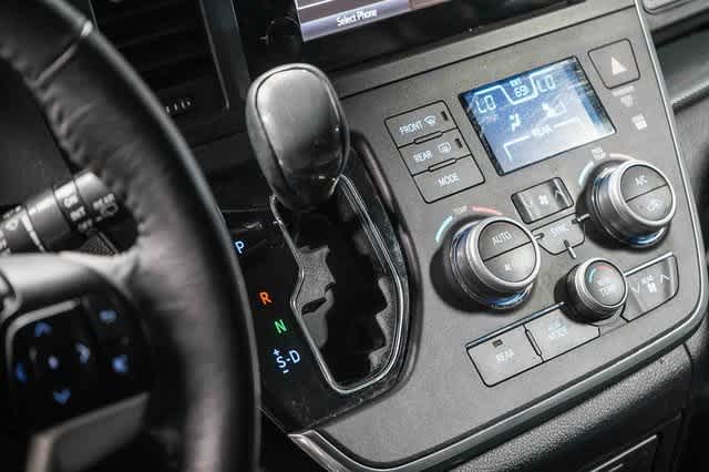 2017 Toyota Sienna SE