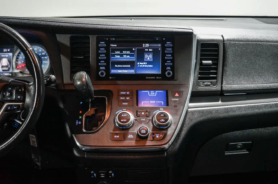 2018 Toyota Sienna SE