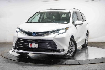 2024 Toyota Sienna XLE