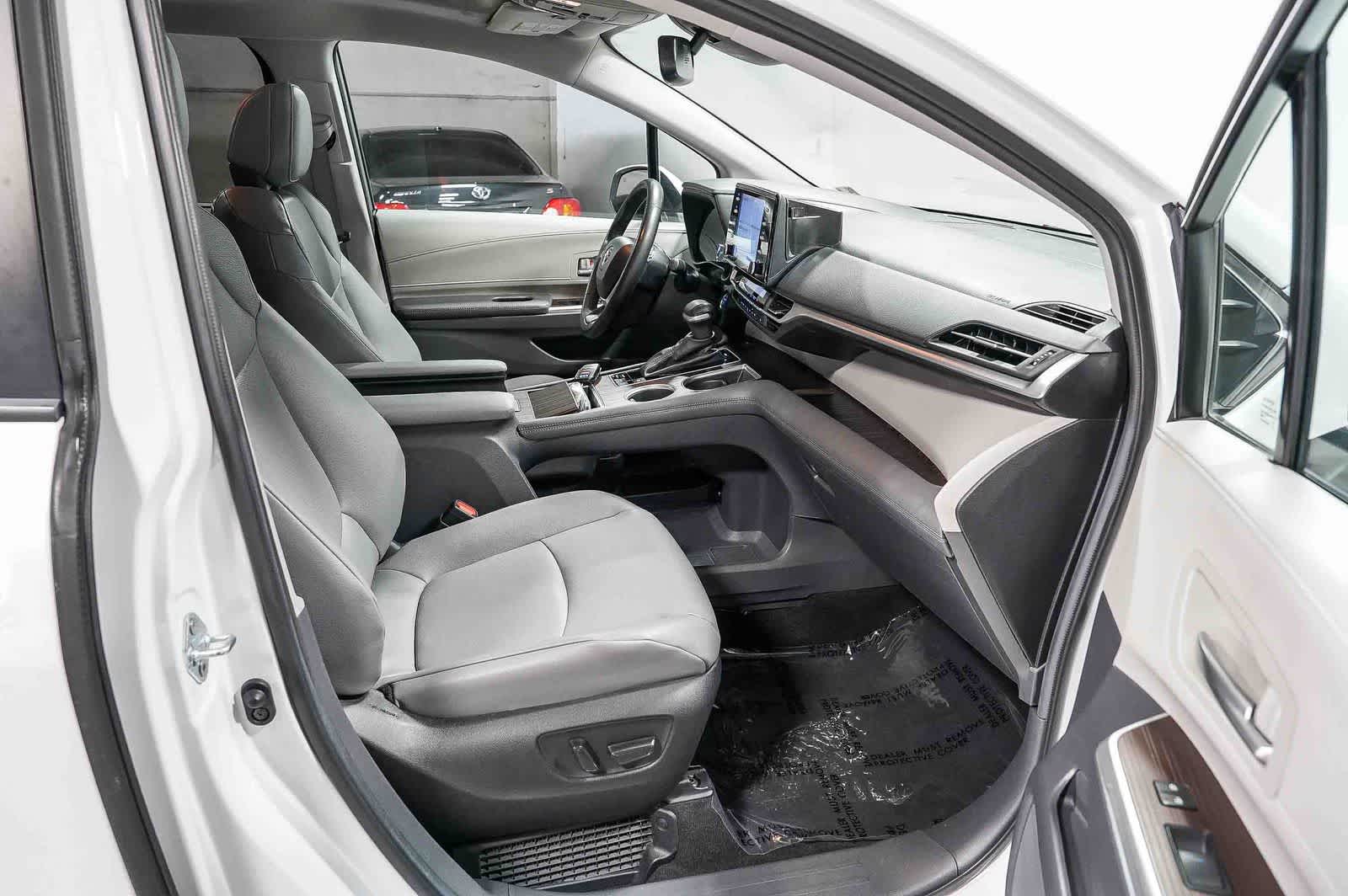2024 Toyota Sienna XLE