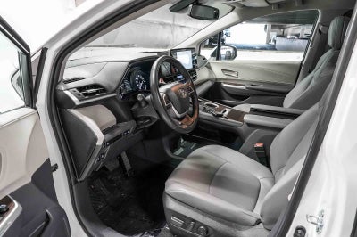2024 Toyota Sienna XLE