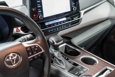 2024 Toyota Sienna XLE