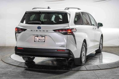 2024 Toyota Sienna XLE