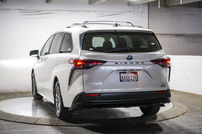 2021 Toyota Sienna XLE