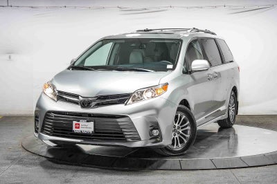 2020 Toyota Sienna XLE