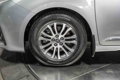 2020 Toyota Sienna XLE