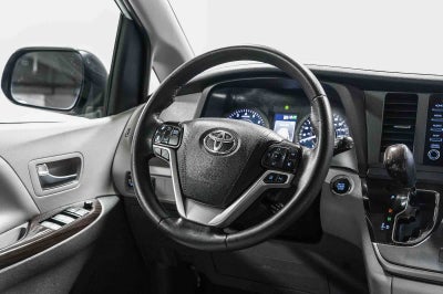 2020 Toyota Sienna XLE