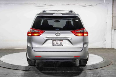 2020 Toyota Sienna XLE