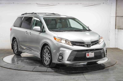 2020 Toyota Sienna XLE