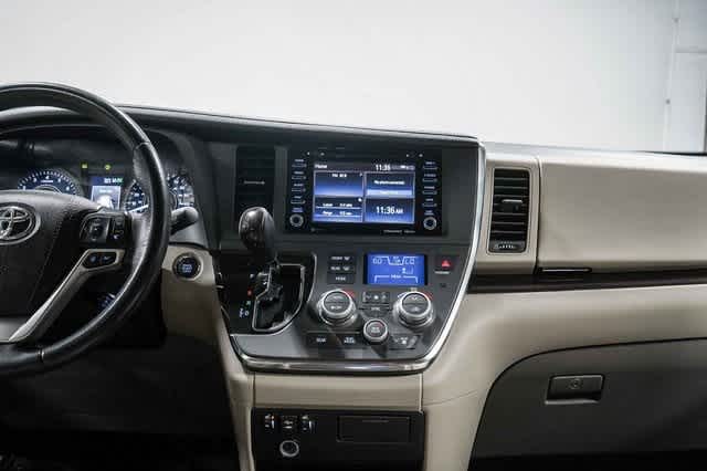 2019 Toyota Sienna XLE