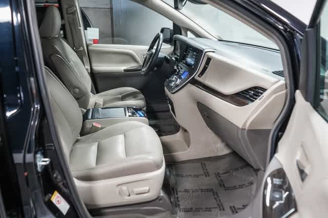 2019 Toyota Sienna XLE
