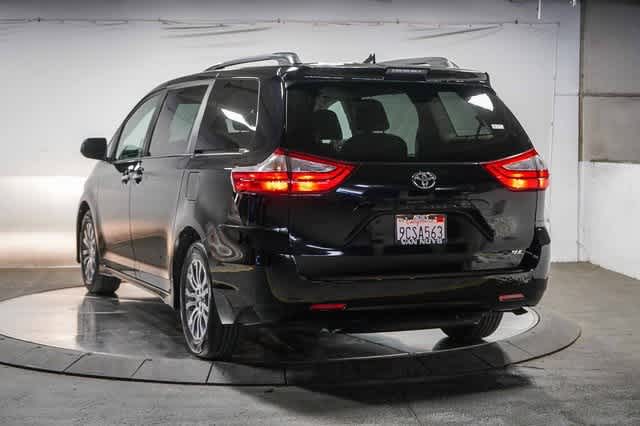 2019 Toyota Sienna XLE