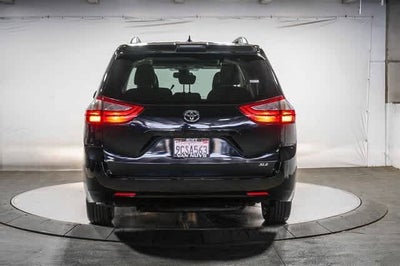 2019 Toyota Sienna XLE