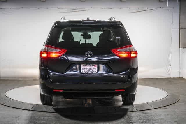 2019 Toyota Sienna XLE