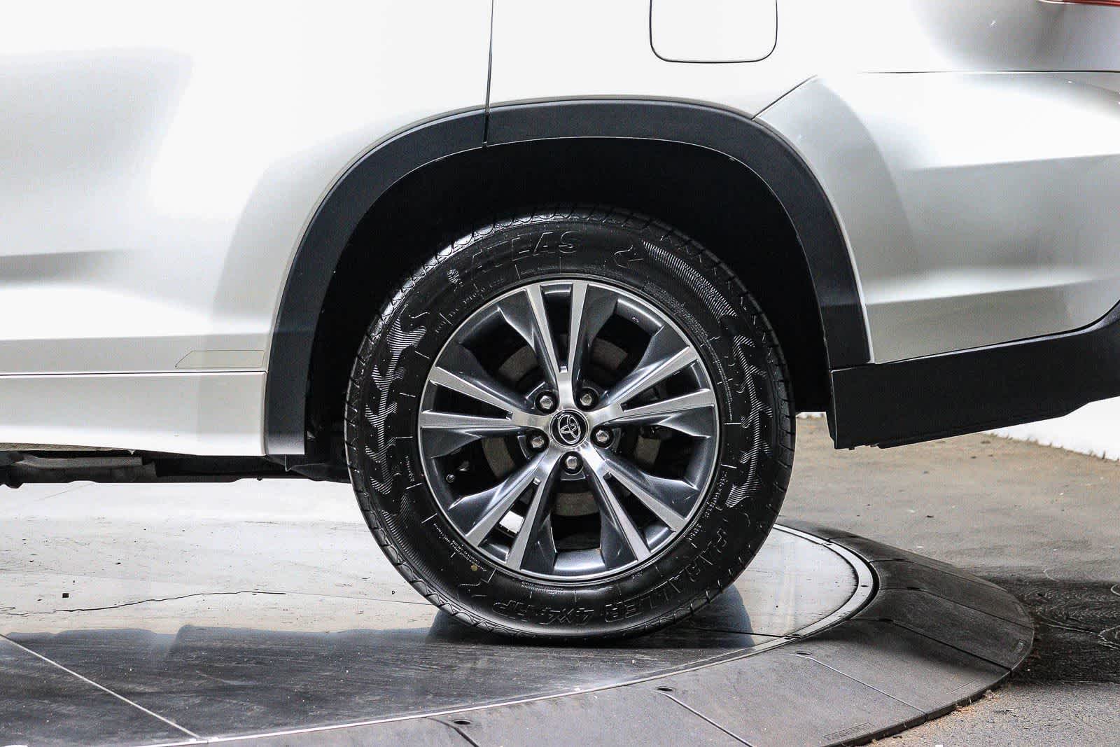 2017 Toyota Highlander LE