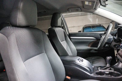 2017 Toyota Highlander LE