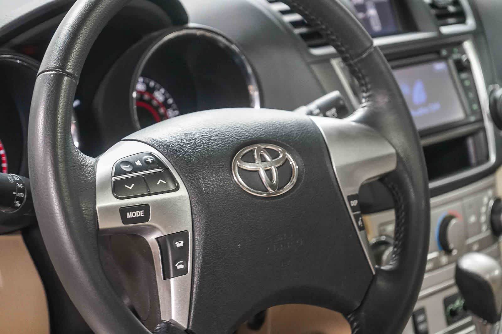 2013 Toyota Highlander SE